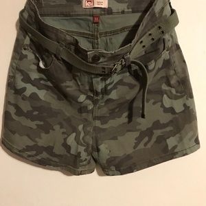Lei high rise shorts
